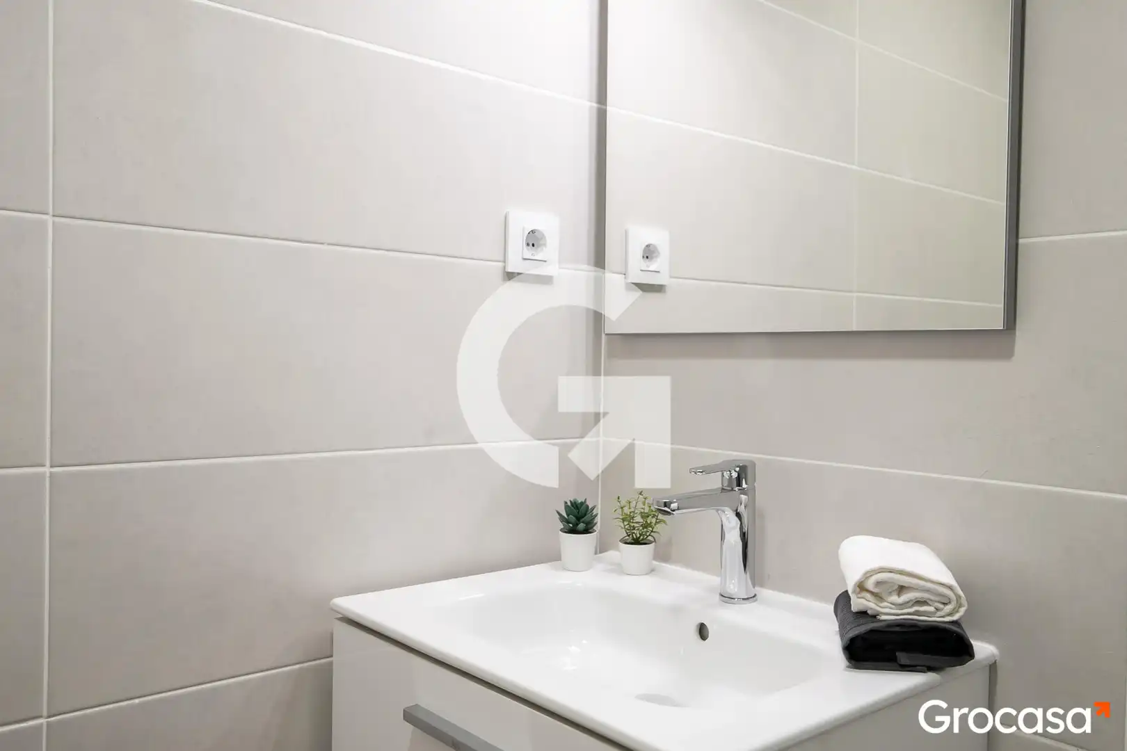 Bathroom of Duplexes for sale in El Prat de Llobregat  with Air Conditioner, Heating and Terrace