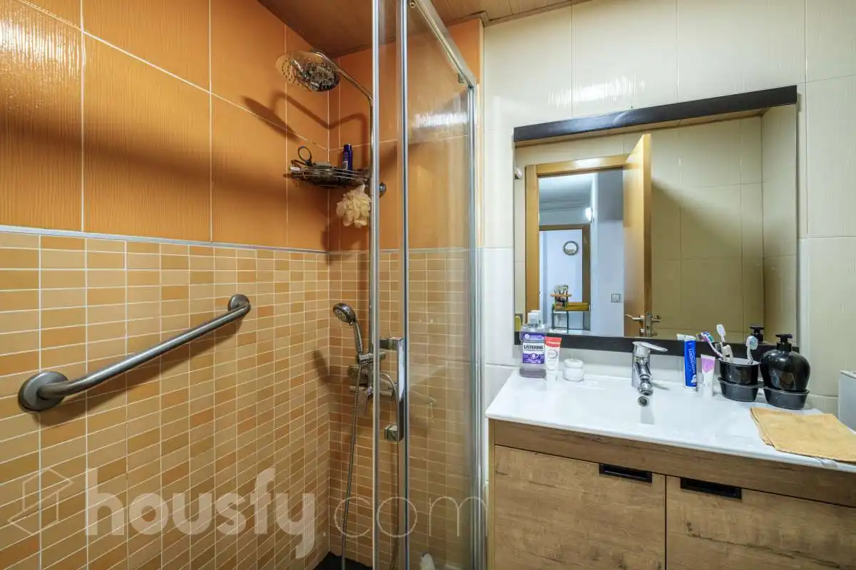 Bathroom of Flat for sale in Sud