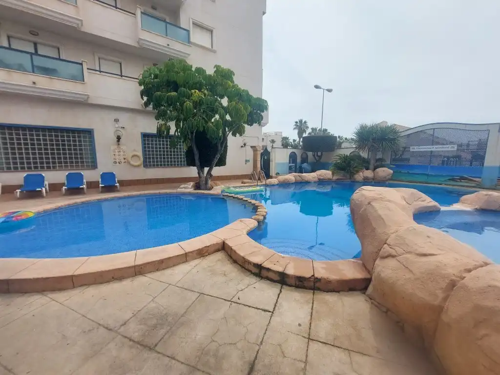 Apartament amb terrassa en venda a Orihuela Costa, imagen 2