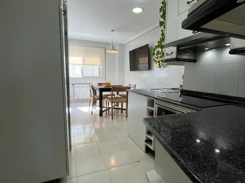 Cocina de Piso en venta en Vigo  con Balcón