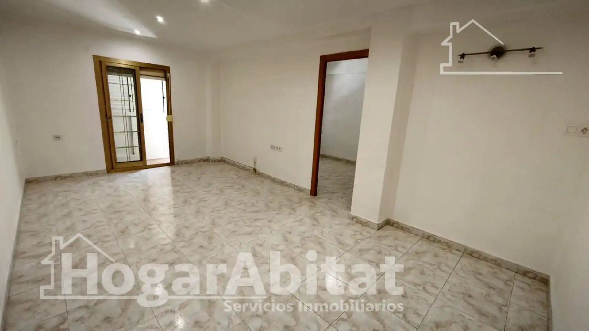 Living room of Flat for sale in Valencia  with Air Conditioner, Heating and Balcony