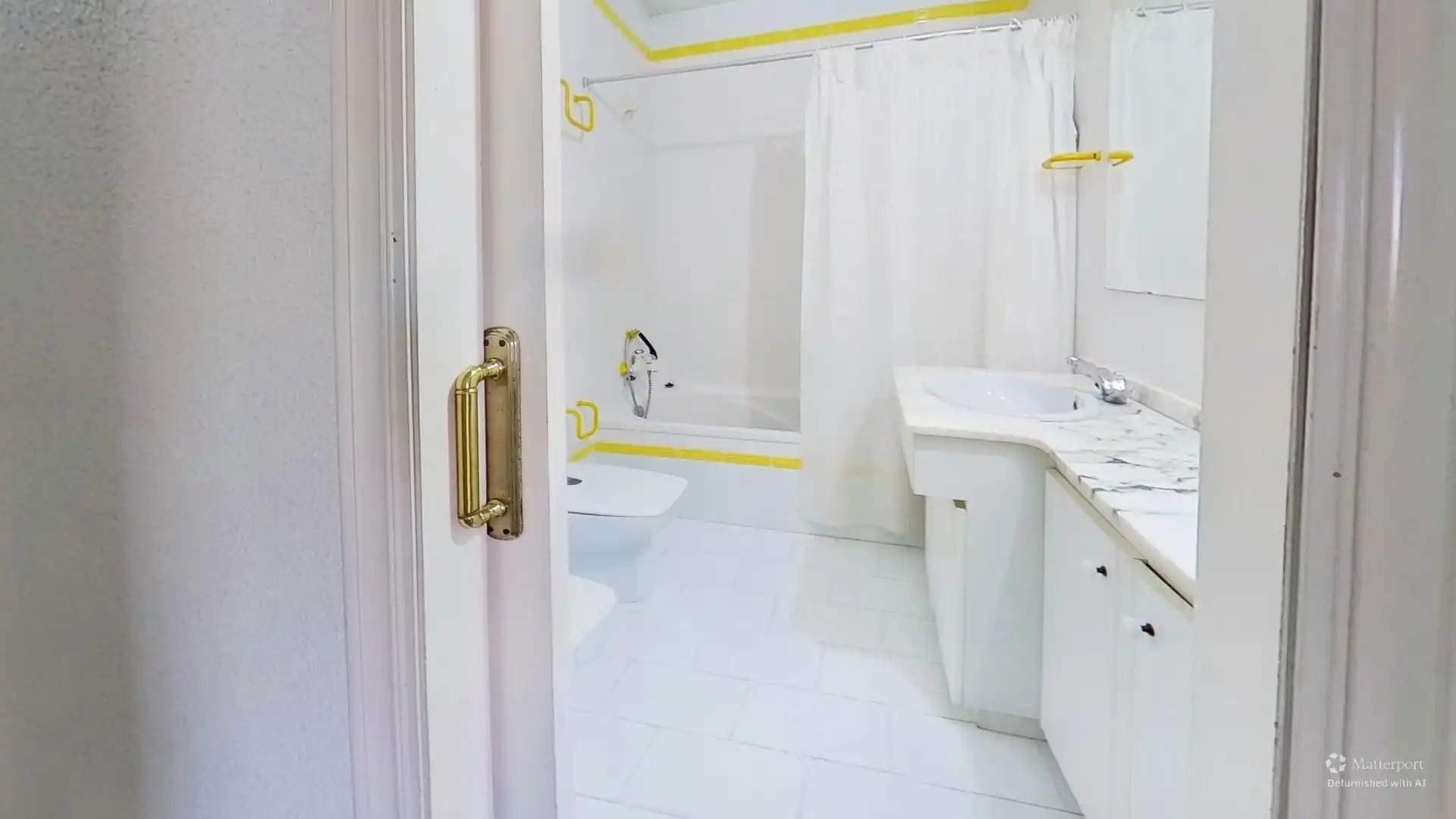 Bathroom of Flat for sale in Valencia  with Air Conditioner, Terrace and Storage room