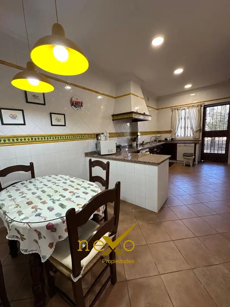 Cocina de Casa o chalet en venta en Carmona con Jardín privado y Piscina