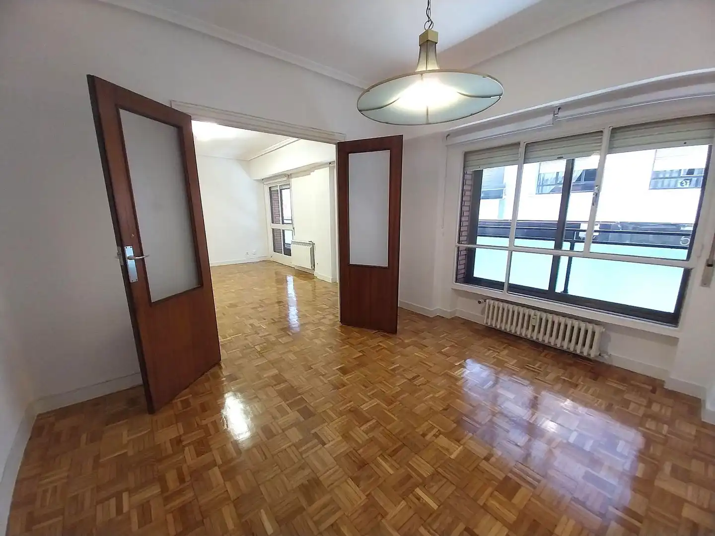 Sala d'estar de Pis en venda en Valladolid amb Calefacció, Parquet i Terrassa
