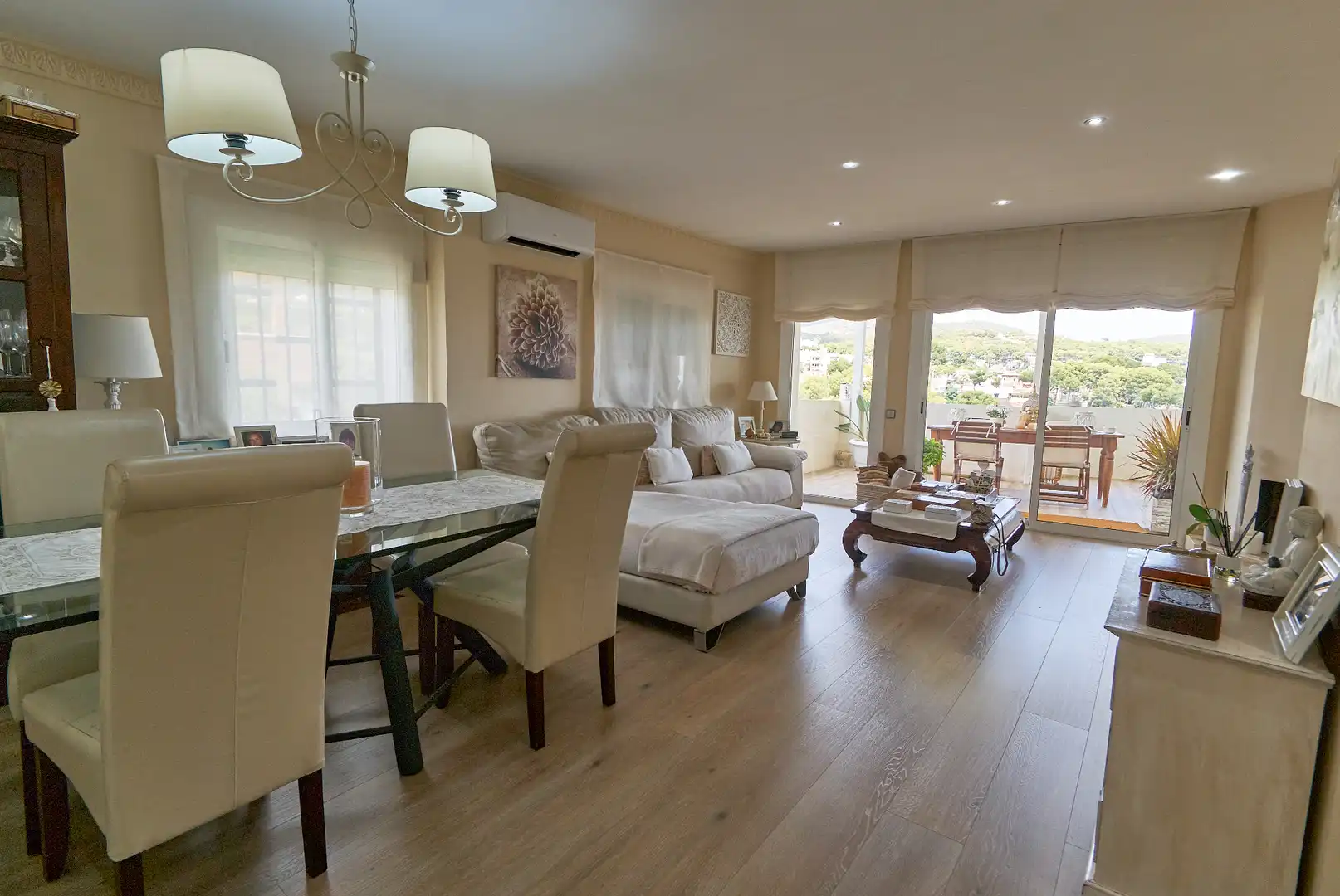 Living room of Houses for sale in Castelldefels  with Air Conditioner, Heating and Private garden