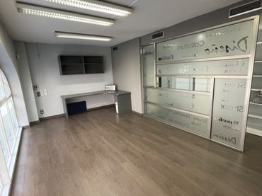 Oficina en venta en Calle Jardines 43