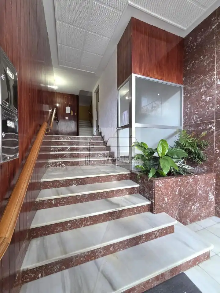 Wohnung zum Verkauf in Vigo  mit Terrasse und Balkon