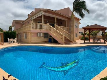 Maison avec piscine à vendre à Pueblo - Urbanizaciones