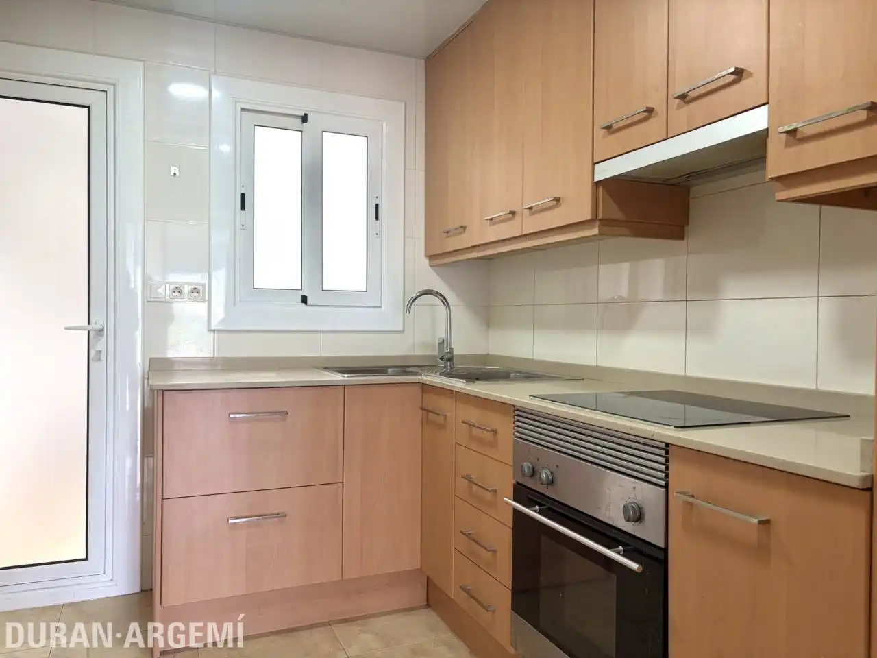 Flat with terrace for sale in Avenida Abat Marcet, imagen 9