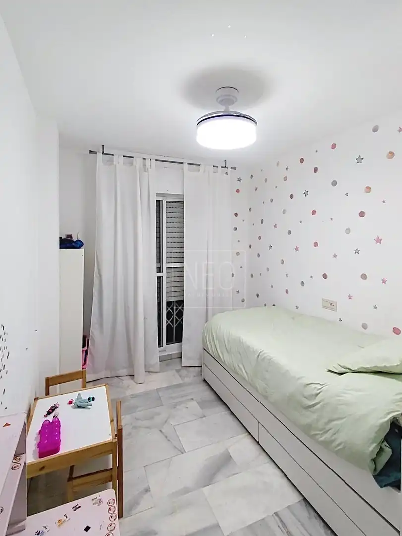 Dormitori de Casa o xalet en venda en La Zubia amb Jardí privat, Piscina i Balcó