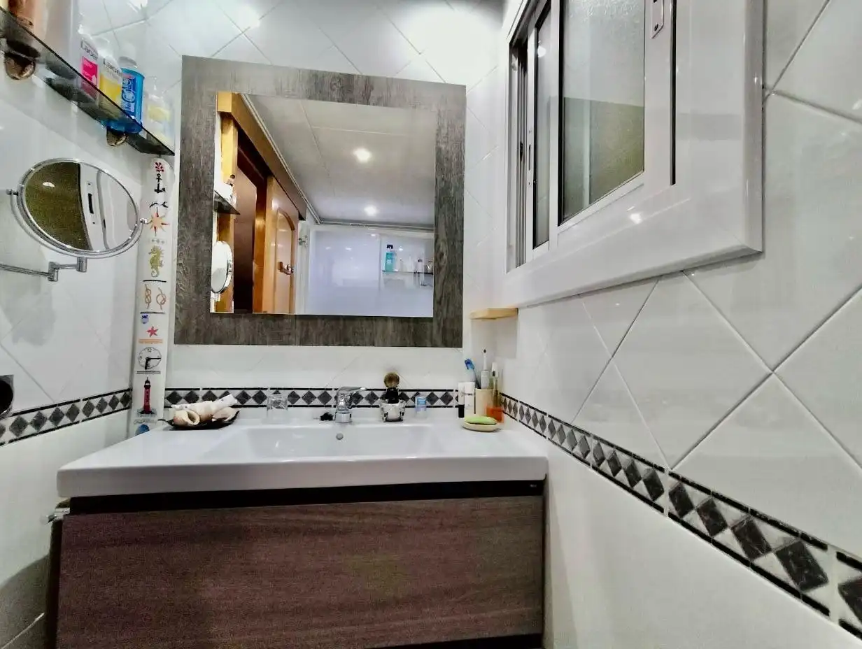 Bathroom of Apartments for sale in Vilanova i la Geltrú  with Heating and Terrace