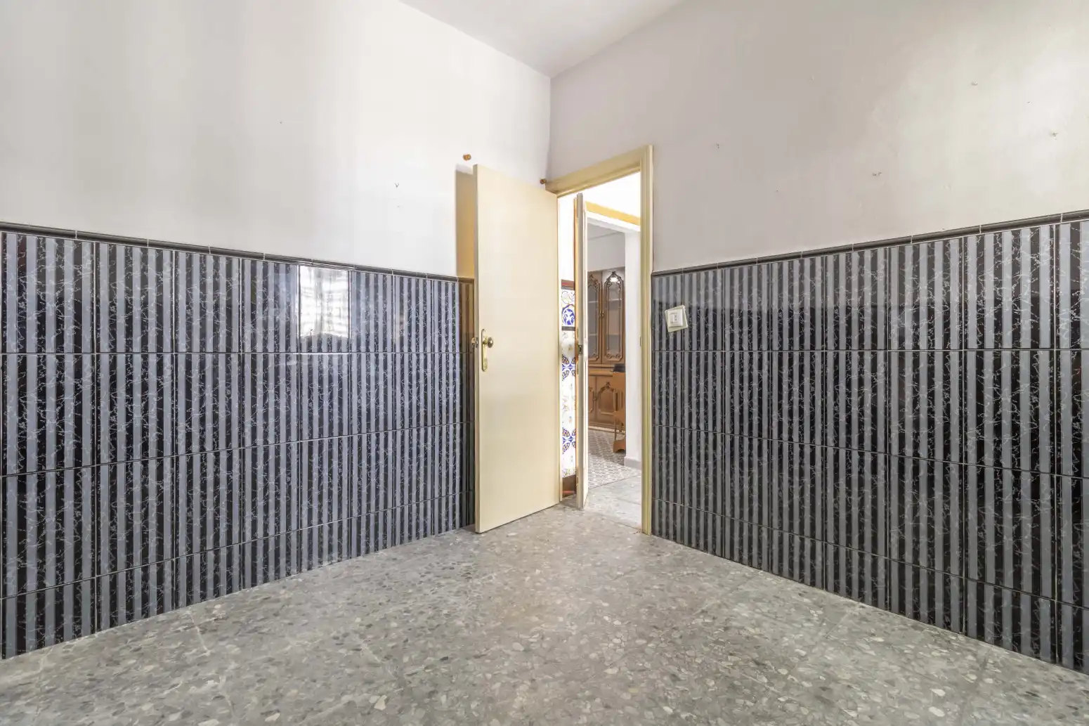 Bathroom of Detached homes for sale in Sevilla  with Air Conditioner, Terrace and Balcony