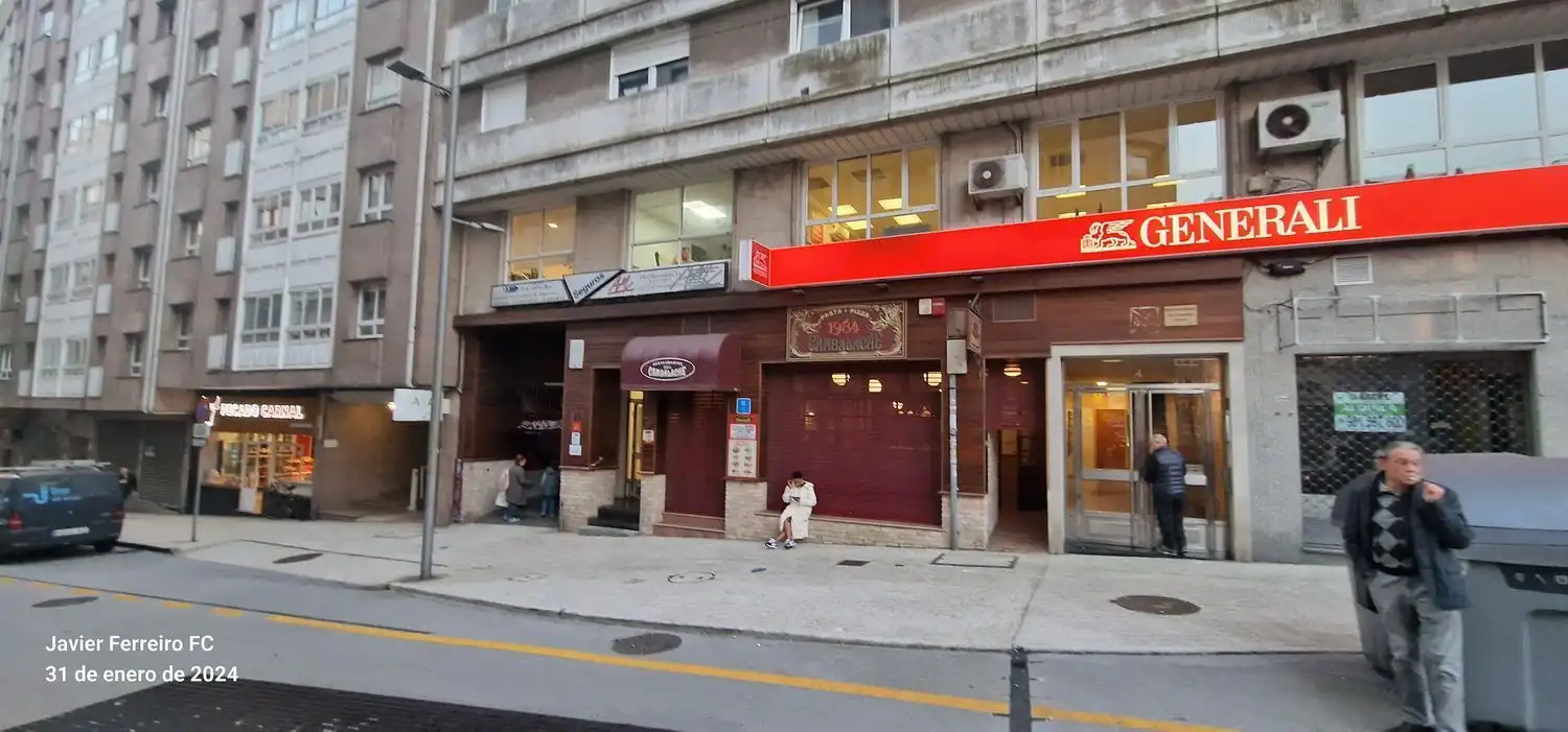 Local comercial de lloguer a Avenida de Vilagarcía 4