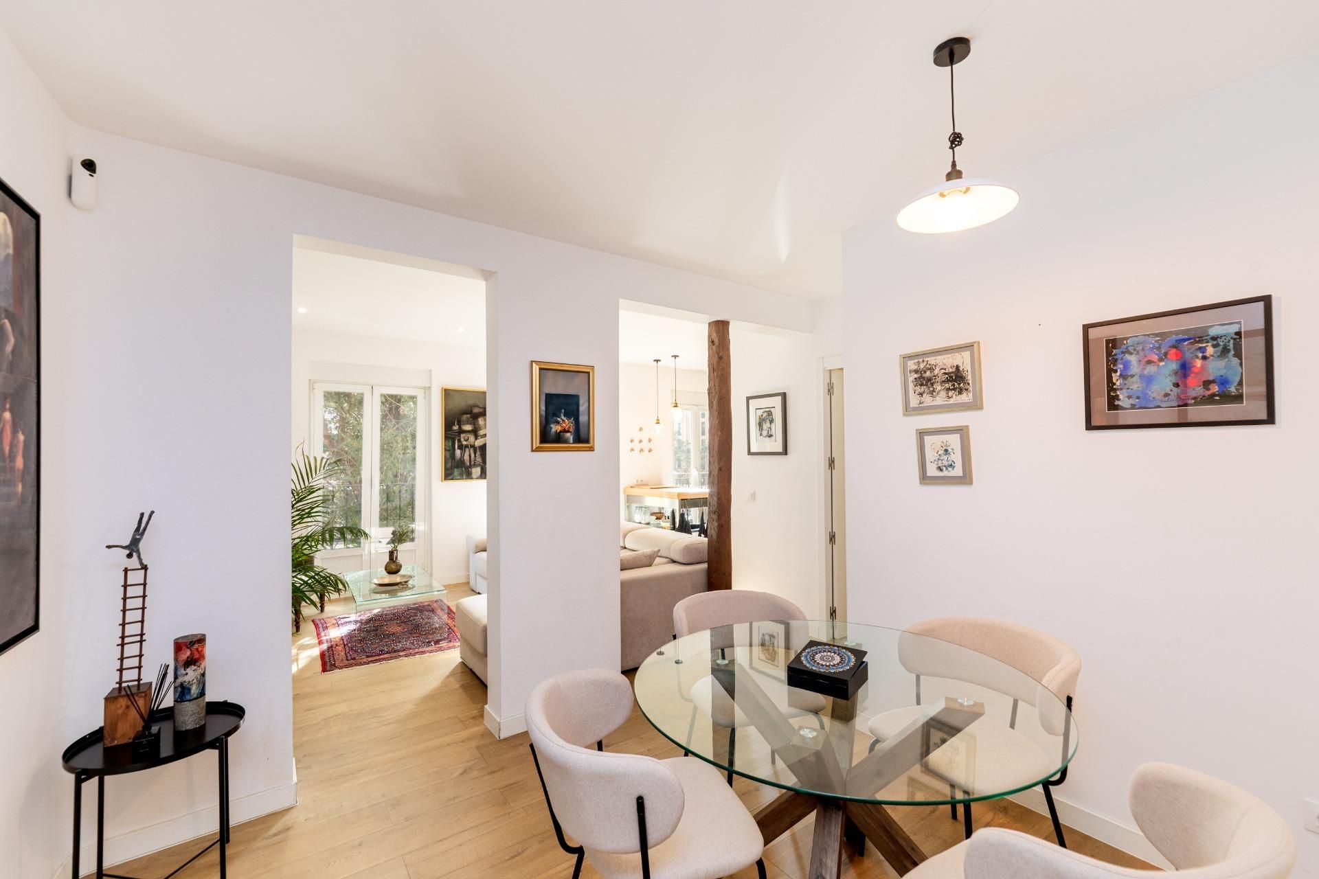 Dining room of Flat to rent in  Madrid Capital  with Air Conditioner, Heating and Balcony