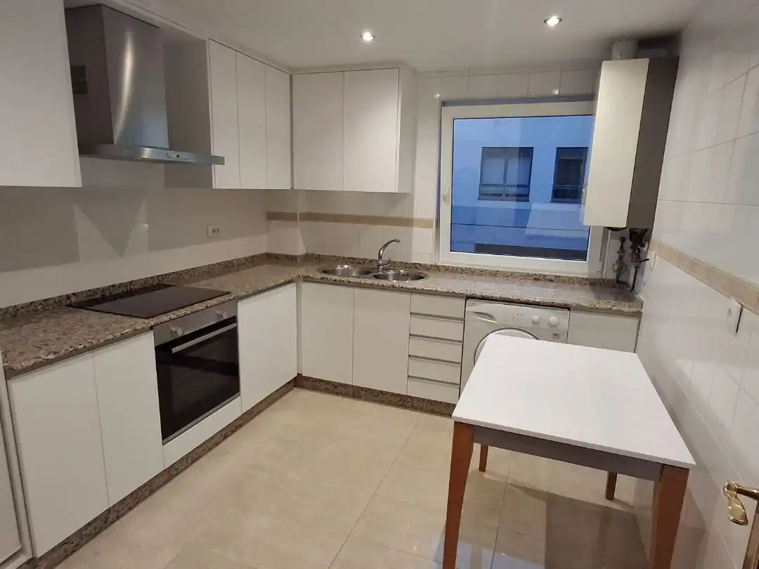 Wohnung zur Miete in Oleiros, A Coruña
