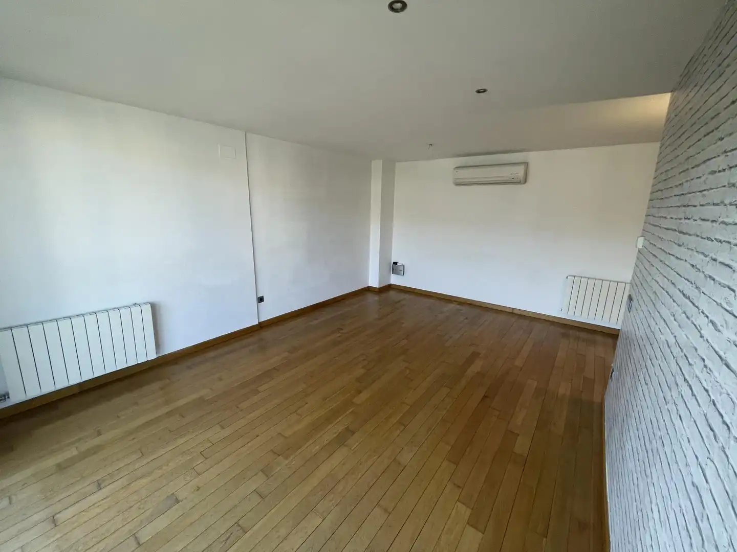 Piso en venta en Igualada con Calefacción y Jardín privado