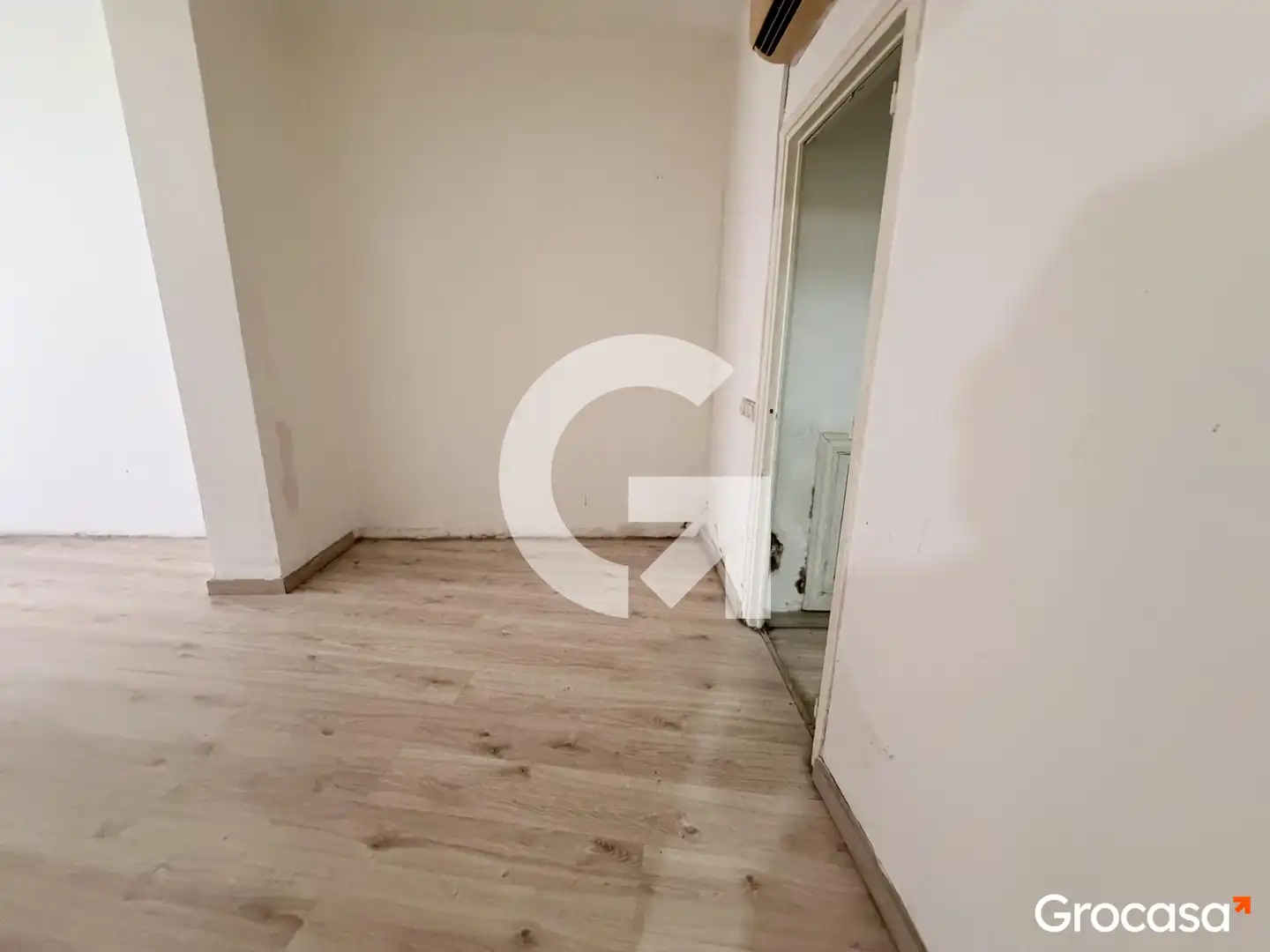 Bedroom of Flat for sale in Badalona
