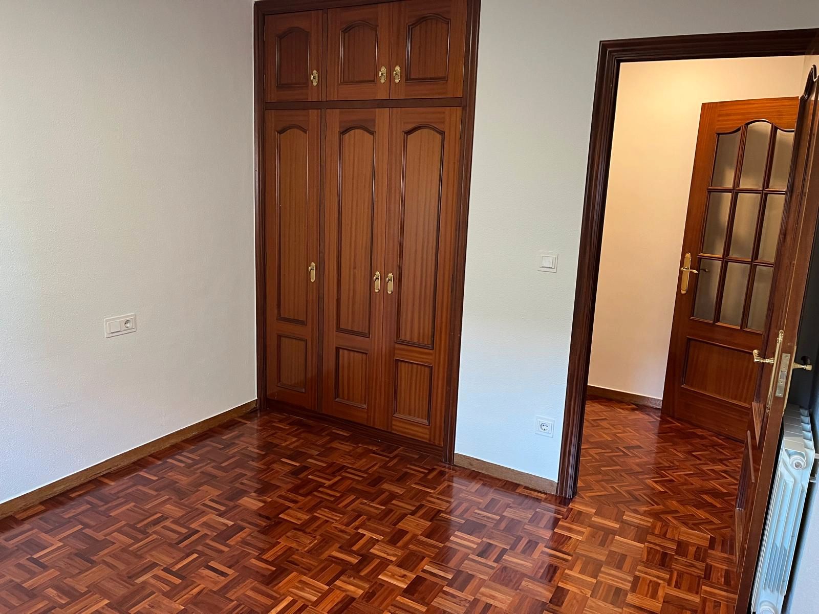 Bedroom of Flat for sale in Vigo   with Heating, Parquet flooring and Storage room