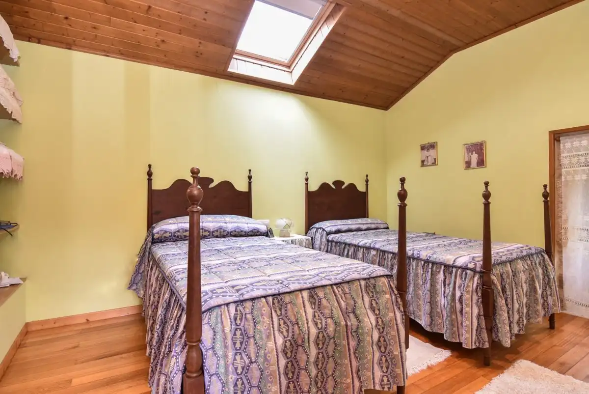 Dormitori de Casa o xalet en venda en Mondariz amb Jardí privat, Terrassa i Traster