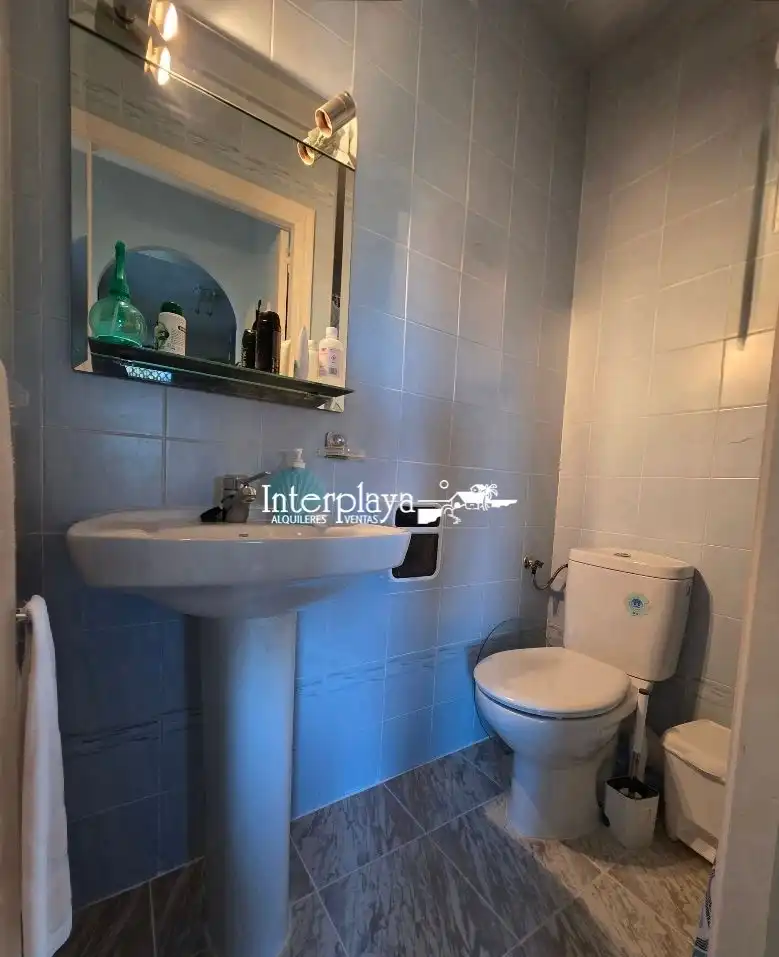 Badezimmer von Maisonette zum Verkauf in La Manga del Mar Menor mit Klimaanlage, Möbliert und Gemeinschaftspool