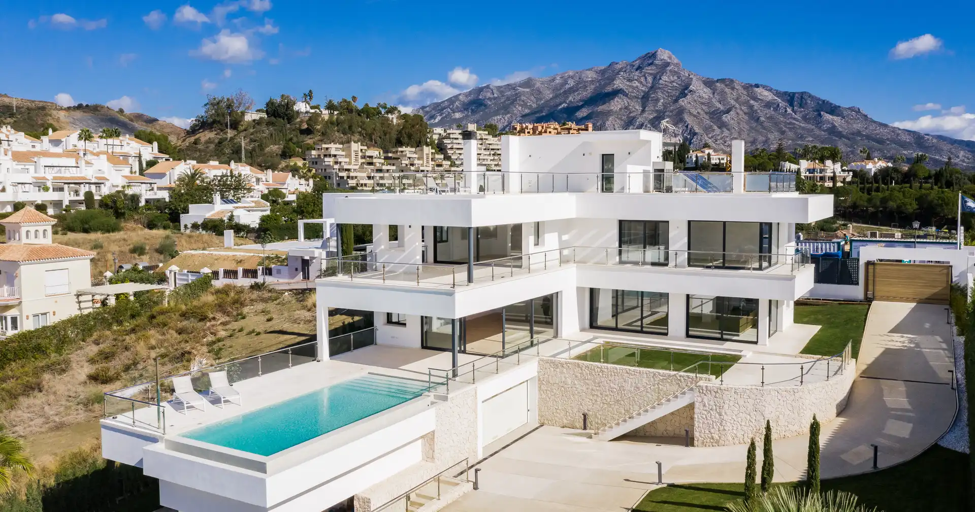 Villa con terrazza in vendita a Nueva Andalucía, imagen 3