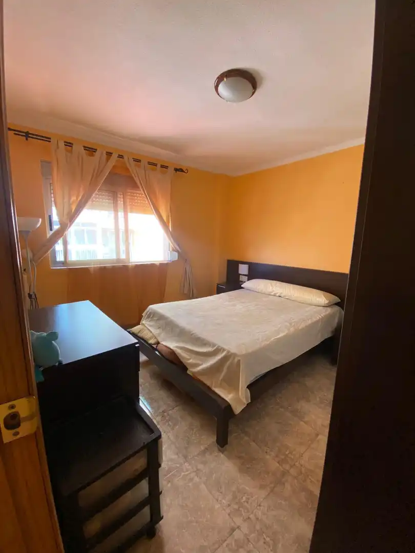 Bedroom of Flat for rent in Granada  with Air Conditioner, Heating and Furnished