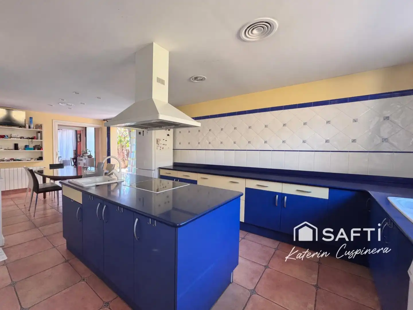 Cuina de Casa o xalet en venda en El Vendrell amb Calefacció, Terrassa i Piscina
