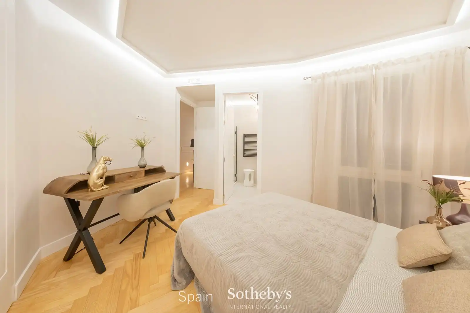 Bedroom of Apartments for sale in Madrid  with Air Conditioner and Heating