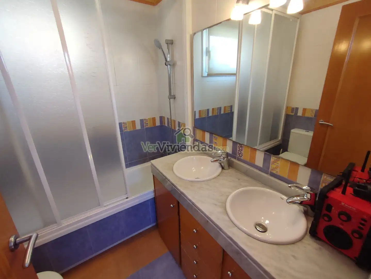 Bany de Casa o xalet en venda en Cerdanyola del Vallès amb Aire condicionat, Calefacció i Jardí privat