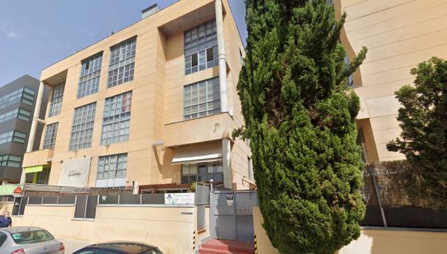 Local comercial en Alquiler en C/ Nanclrares de Oca en Rejas