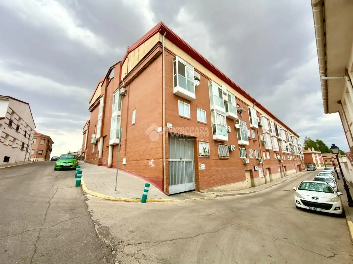 Vista exterior de Garatge en venda en Cabanillas del Campo amb Alarma