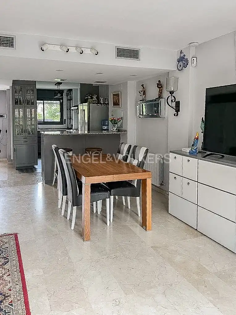 Menjador de Casa o xalet de lloguer en Gavà amb Aire condicionat, Calefacció i Jardí privat