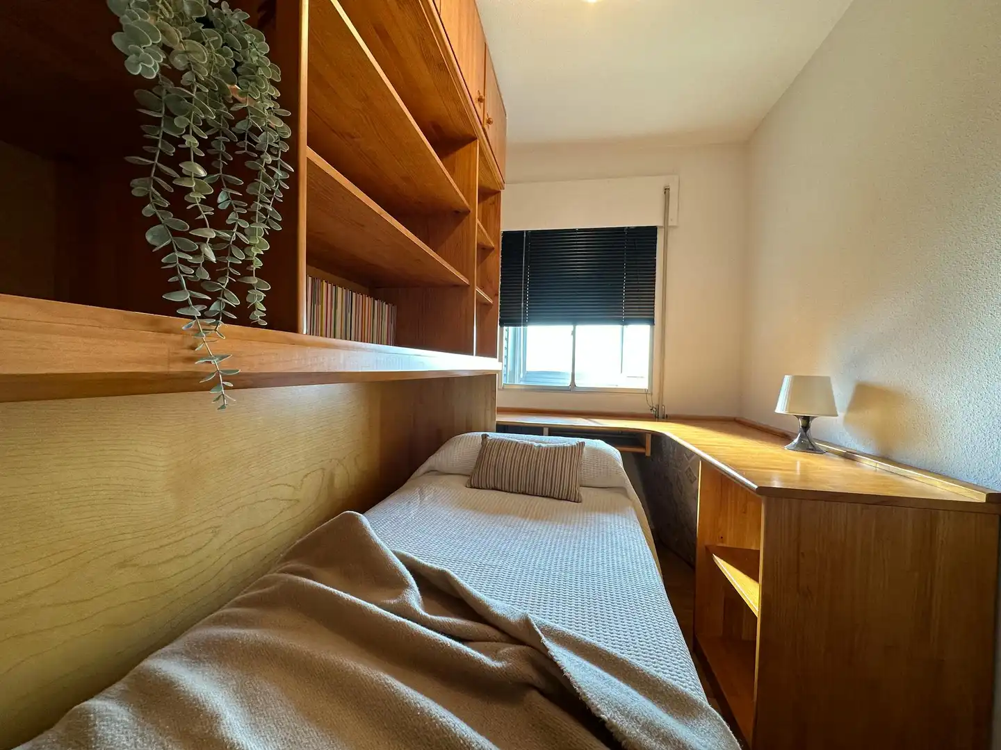 Bedroom of Flat for rent in Madrid  with Air Conditioner, Heating and Private garden