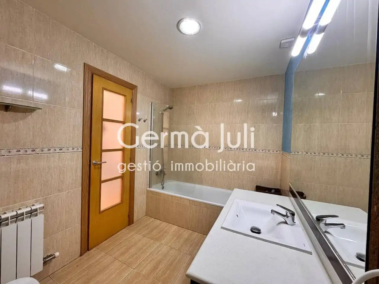 Habitación de Casa o chalet en venta en Badalona con Aire acondicionado, Calefacción y Parquet
