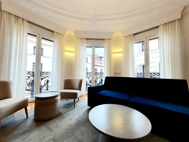 Piso en Alquiler en N/A en Cortes - Huertas