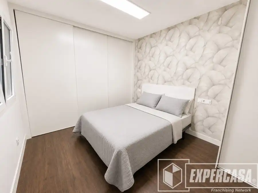 Dormitori de Casa o xalet en venda en Domeño amb Aire condicionat i Terrassa