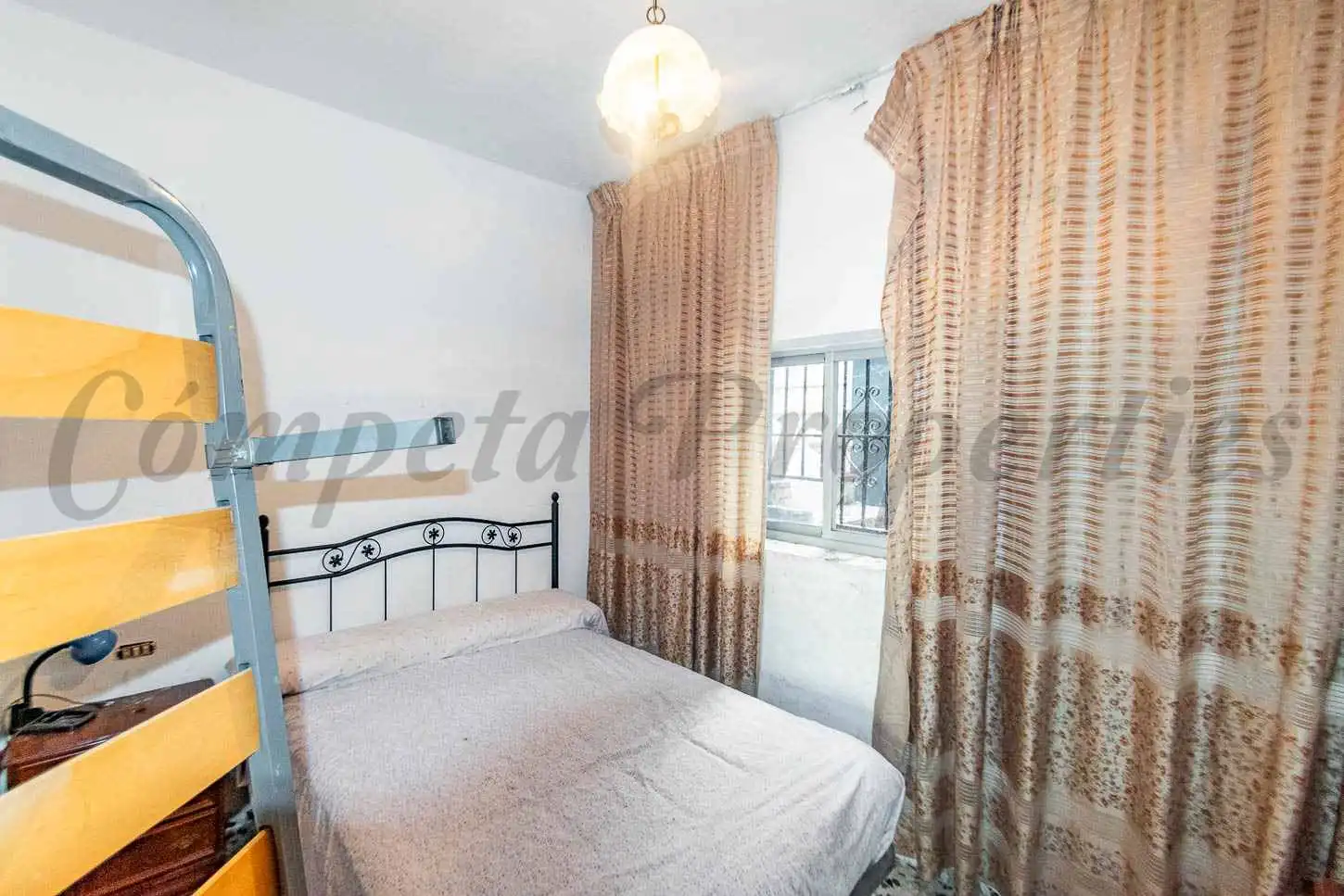 Habitación de Casa adosada en venta en Torrox con Terraza, Trastero y Amueblado