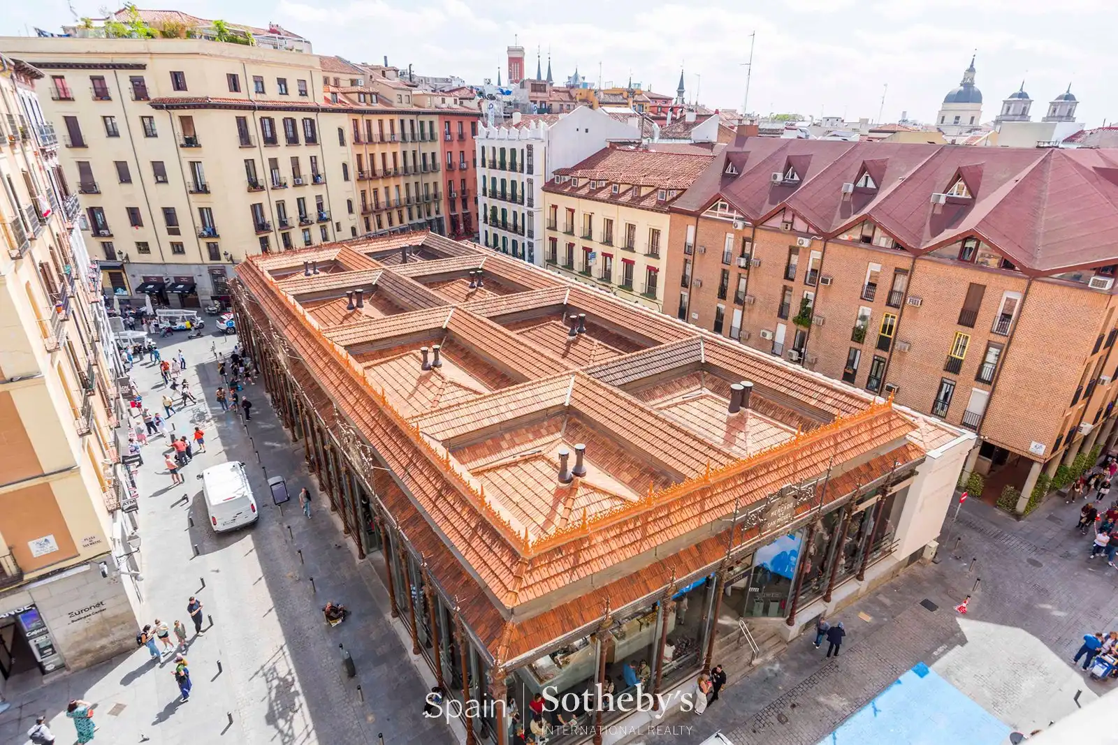 Vista exterior de Apartament en venda en  Madrid Capital amb Aire condicionat, Calefacció i Terrassa