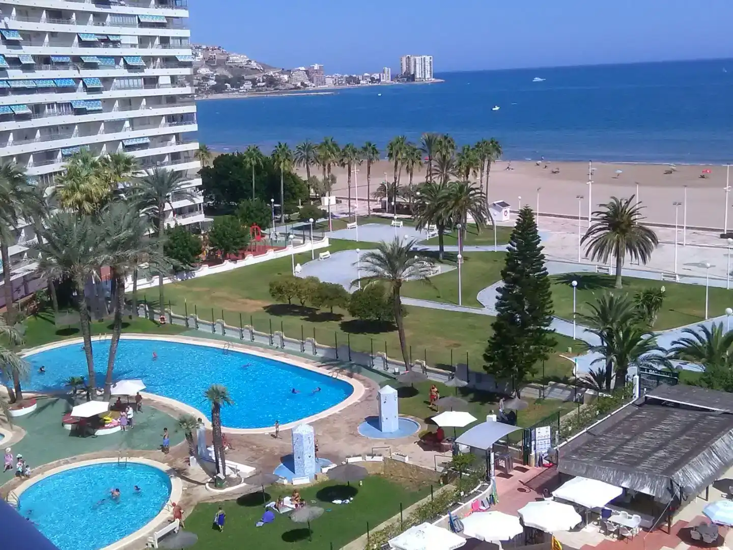 Piscina de Apartamento de alquiler en Cullera con Piscina y Balcón