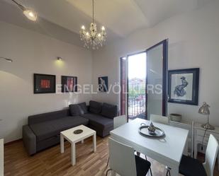 Living room of Apartment to rent in  Barcelona Capital  with Air Conditioner, Heating and Balcony