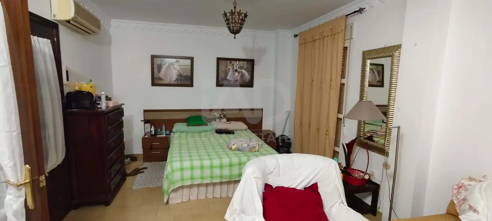 Dormitori de Casa adosada en venda en Écija amb Aire condicionat i Calefacció