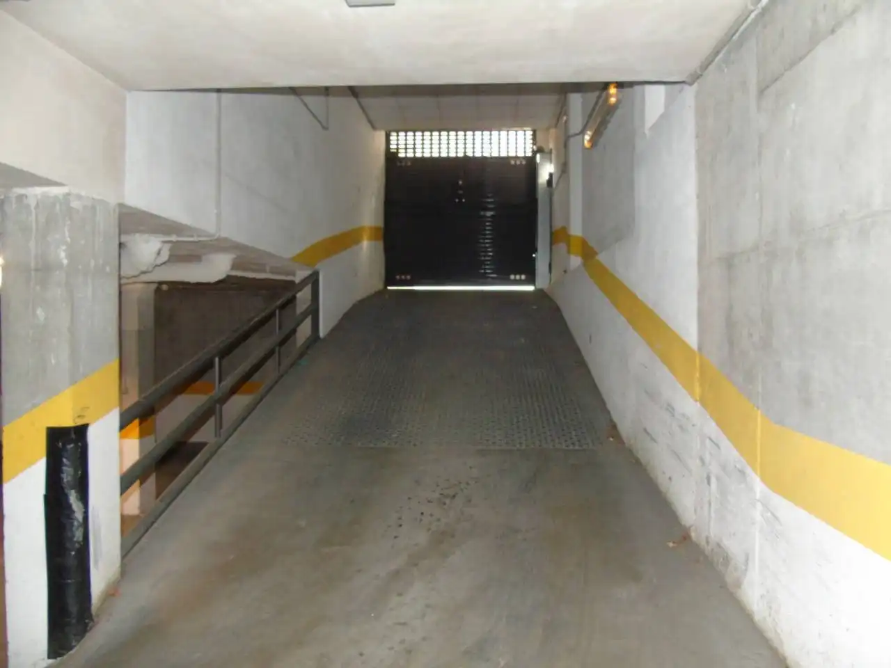 Parking with lift for sale in angel guimera, imagen 9