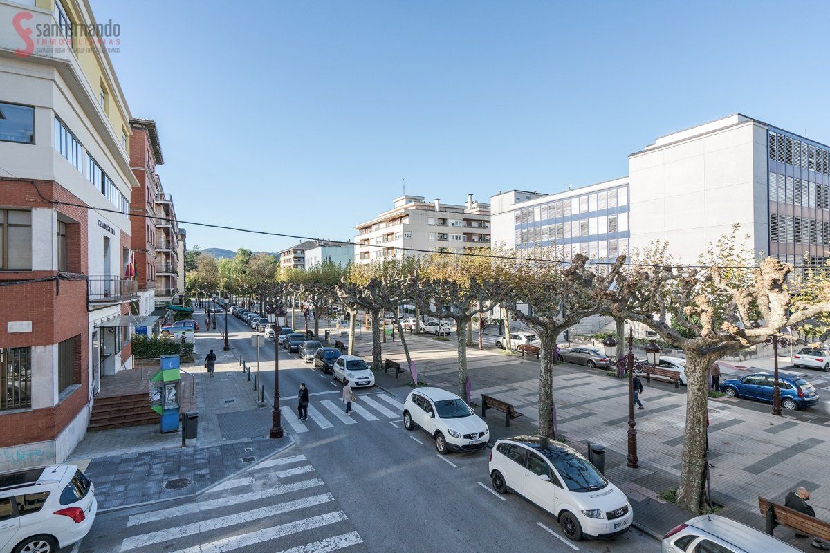 Vista exterior de Pis en venda en Torrelavega  amb Terrassa, Traster i Balcó