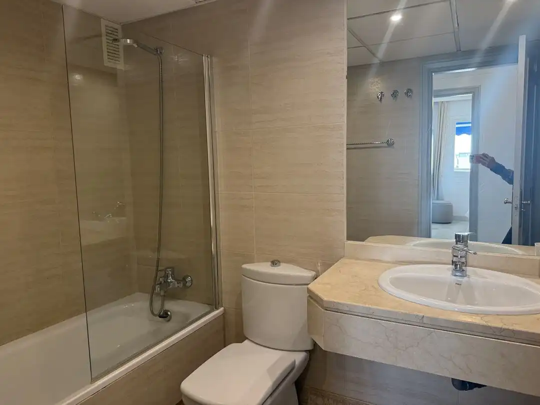Bathroom of Flat for rent in Marbella  with Terrace