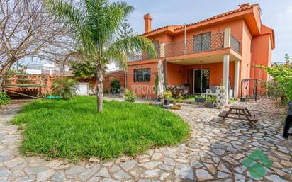 Vista exterior de Casa o xalet en venda en Algeciras amb Aire condicionat, Calefacció i Terrassa