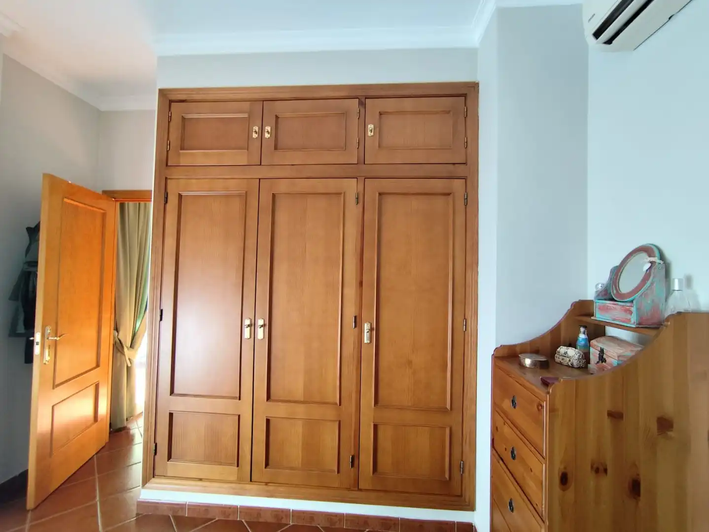 Dormitori de Casa o xalet en venda en Hinojos amb Aire condicionat, Calefacció i Jardí privat
