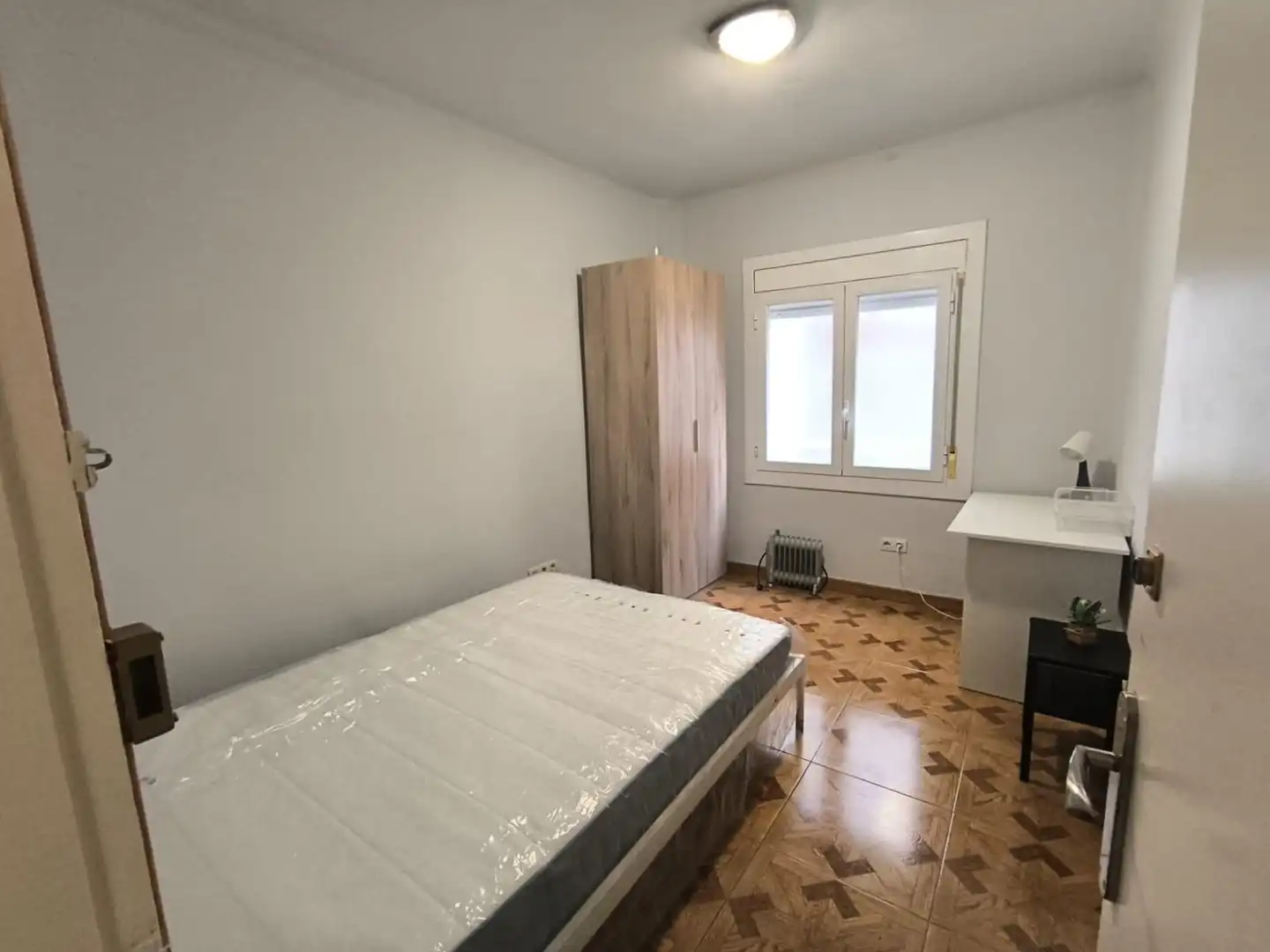 Bedroom of Flat for rent in Manresa  with Heating, Furnished and Balcony