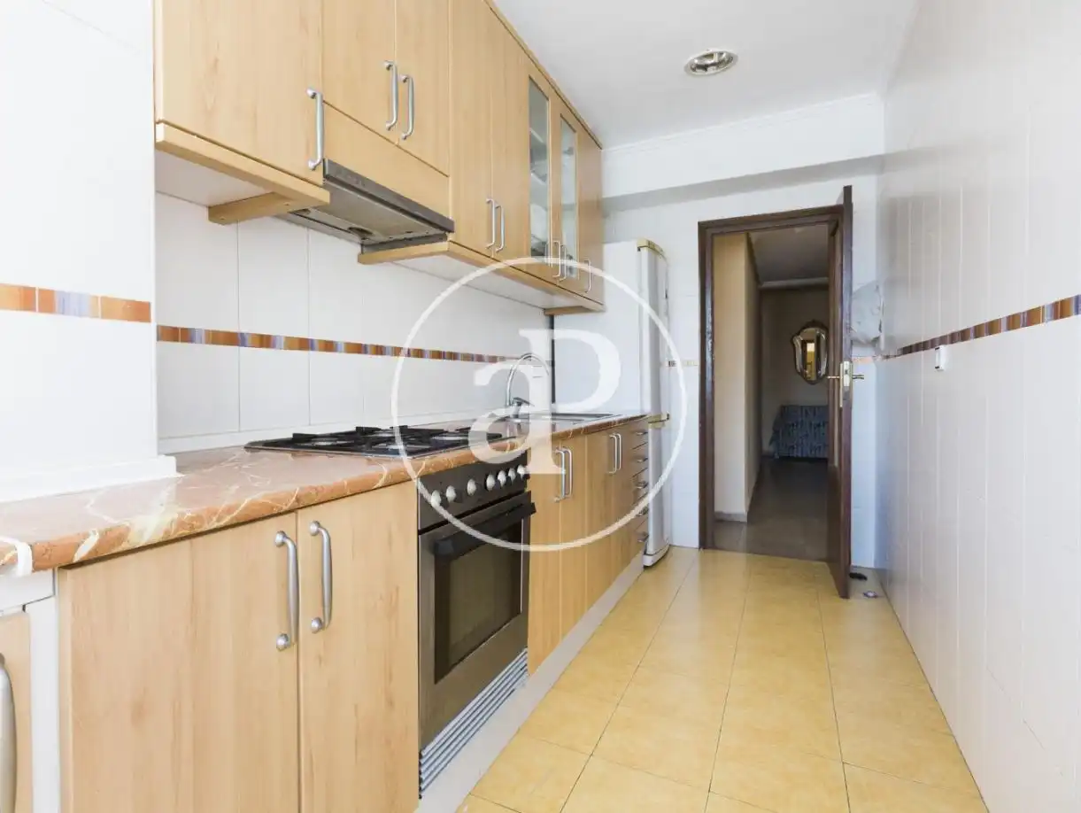 Flat for rent in Carrer de Xile, Mestalla