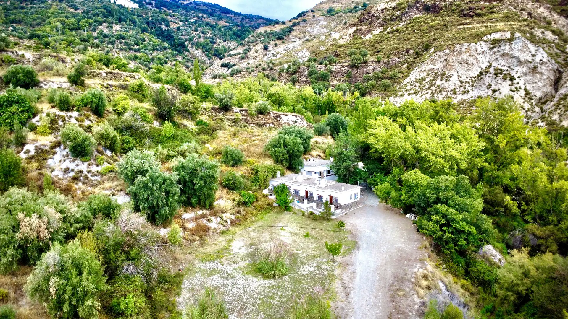 Vista exterior de Terreno en venta en Alpujarra de la Sierra