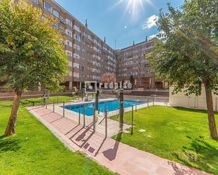 Vista exterior de Àtic en venda en Alcorcón amb Aire condicionat, Calefacció i Terrassa